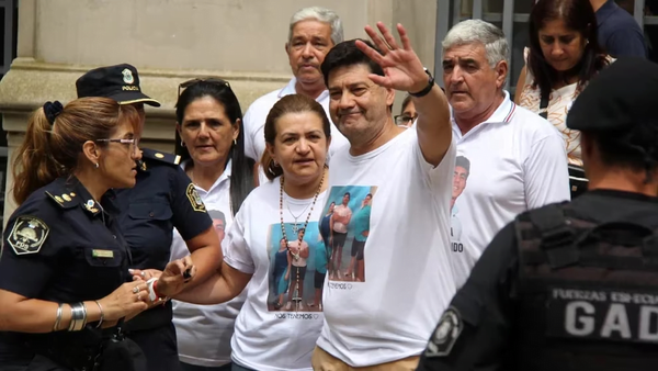 “Vi reiteradas veces cómo asesinaron a mi hijo que imploraba piedad”: - Noticiero Paraguay