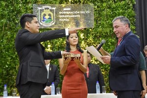 Diario HOY | Christian Ríos asumió como nuevo gobernador de Itapúa, el tercero en este período