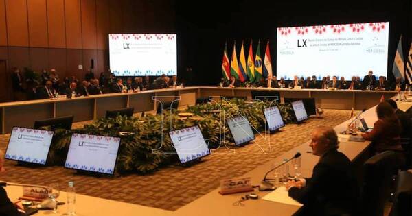 La Nación / Mercosur: primero se debe fortalecer la integración, dice titular de la UIP