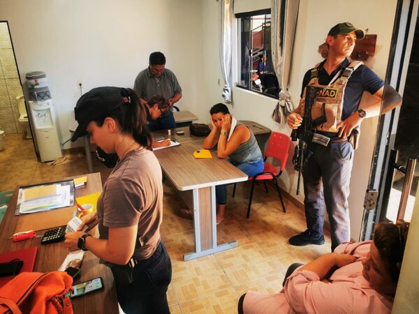 Cuatro personas vinculadas a esquema de lavado de dinero del Clan Insfran fueron detenidas por agentes de la SENAD