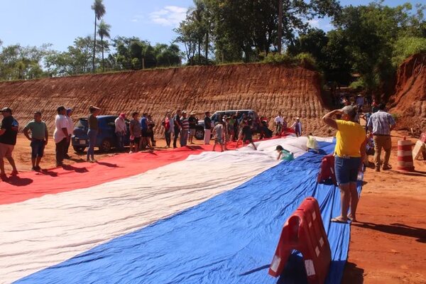 Pobladores de Caacupé cierran zona de obras para exigir pasos peatonales y vehiculares - Nacionales - ABC Color