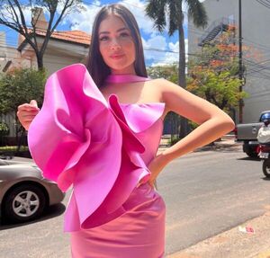 Laurys Dyva a un paso de "educar" a unos chismosos