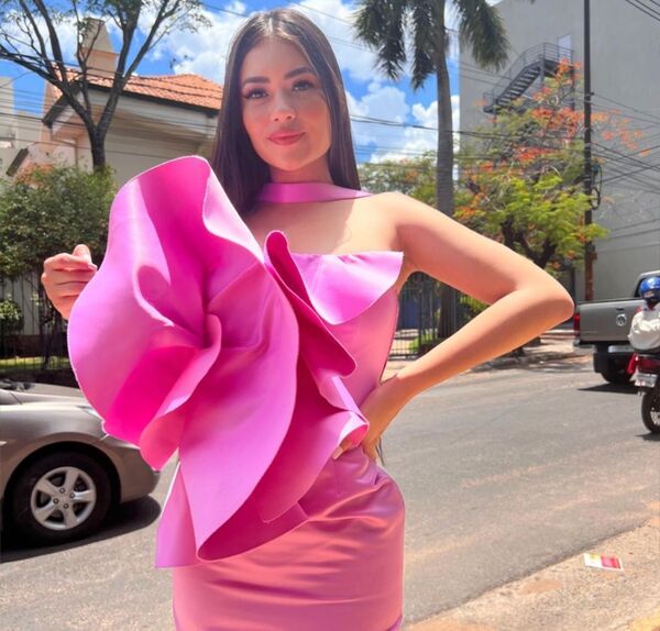 Laurys Dyva a un paso de "educar" a unos chismosos