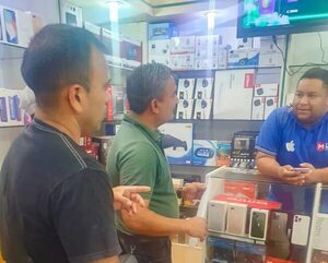 Obligan a comerciante a devolver dinero a turista que denunció cobro excesivo - ABC en el Este - ABC Color