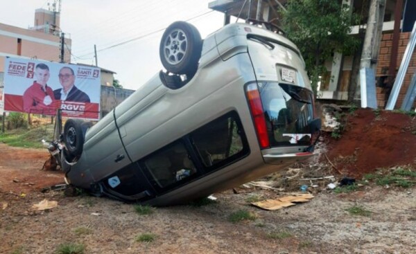 Padre e hija resultan lesionados en accidente sobre la avenida Perú