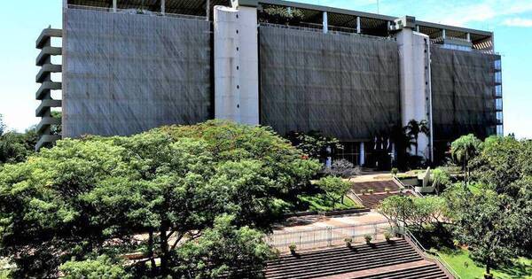 La Nación / BCP lleva inyectando US$ 160 millones para retener pico de cambio