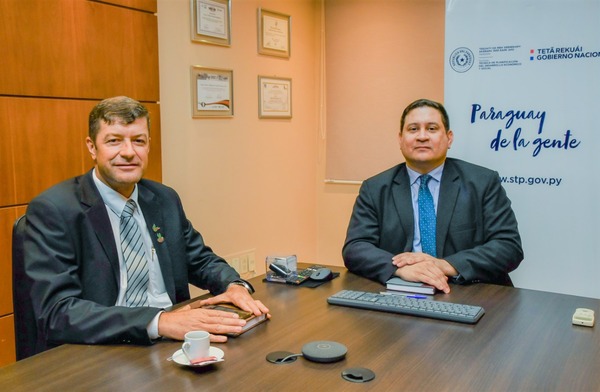 Viceministro y presidente de Chortitzer conversaron sobre avances de asistencia gubernamental en el Chaco - .::Agencia IP::.
