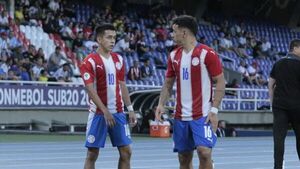 Paraguay va por el liderato ante Brasil