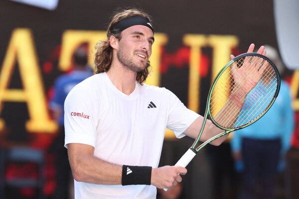 Tsitsipas borró del camino a Khachanov y pasa a su primera final del Abierto de Australia