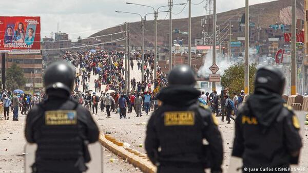 Perú: las FFAA y la Policía advirtieron que levantarán los bloqueos de rutas - .::Agencia IP::.