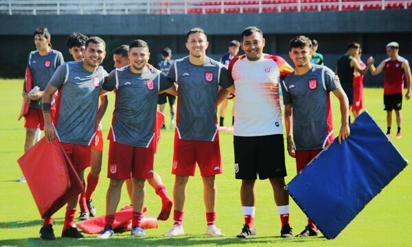 3 de Febrero sigue sumando