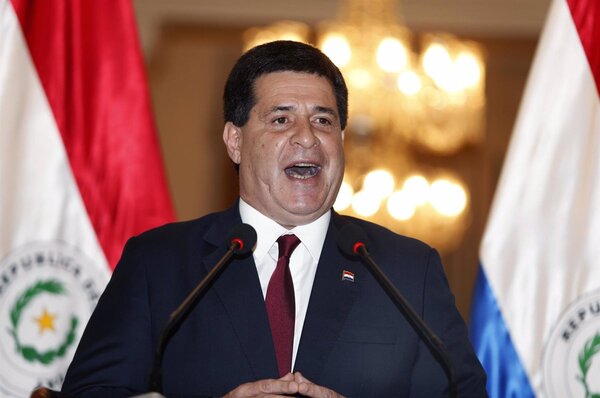 Convencional afirma que fue 'comprado pero con la moneda del carisma' de Horacio Cartes