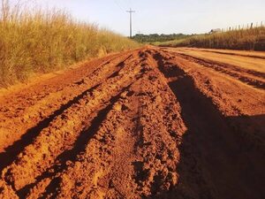 Pobladores piden reparación de camino entre Boquerón y Buena Vista, en departamento de Caazapá. - Nacionales - ABC Color
