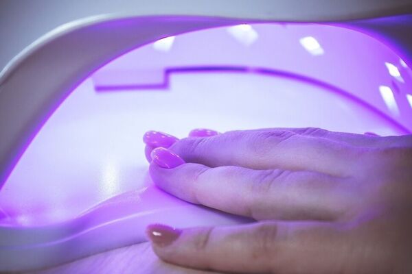 Diario HOY | Uso excesivo de rayos UV para tratamiento de uñas puede causar cáncer de piel