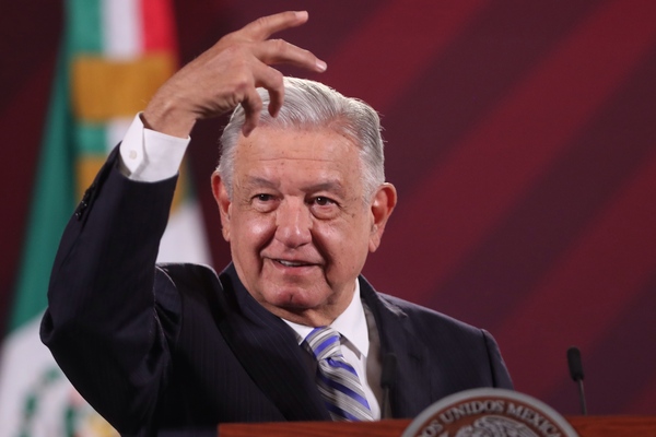 Presidente de México promete que "pronto" bajará la inflación tras un repunte - MarketData