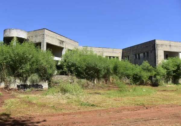 Salud Pública seguirá construyendo sede de INAN, pero obras del Este están en situación “complicada”, dice Borba - Nacionales - ABC Color