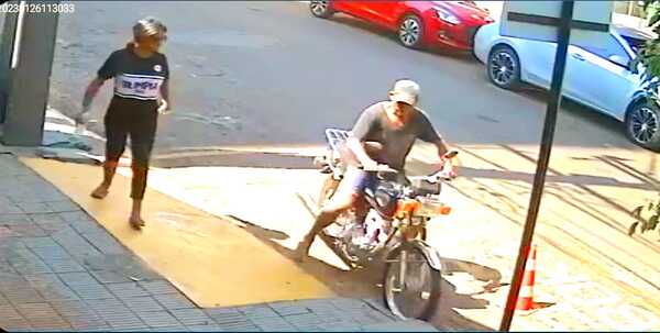 Hurtan motocicleta de un abogado en inmediaciones del Hospital Regional de Encarnación