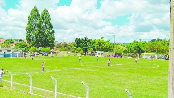 Metieron a chico de 17 en partido de la sub 15