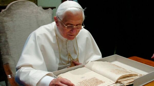 Benedicto XVI habría señalado al insomnio como la causa de su dimisión | 1000 Noticias