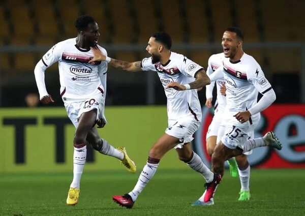 El Salernitana quiebra el muro de Umtiti - Fútbol Internacional - ABC Color