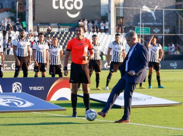 El Apertura tuvo su puntapié inicial - APF