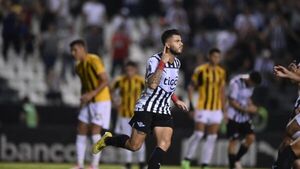 Libertad debuta con victoria agónica en el Apertura 2023