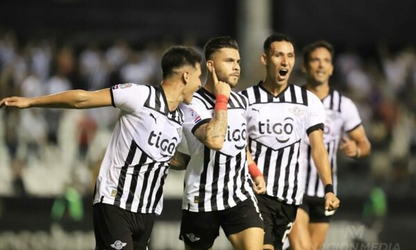 Libertad acorraló a Guaraní y festeja su victoria en el debut del torneo Apertura