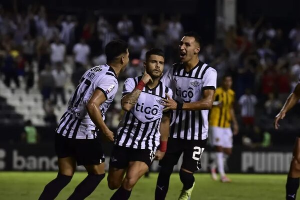 Libertad 1-Guaraní 0: Agónico triunfo Gumarelo - Fútbol - ABC Color