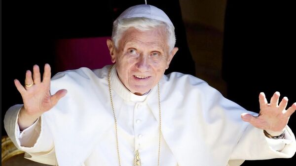 El insomnio, el "motivo central" de la renuncia de Benedicto XVI