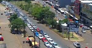 La Nación / Turismo encarnaceno: el comercio no repunta debido al lento cruce fronterizo, afirman