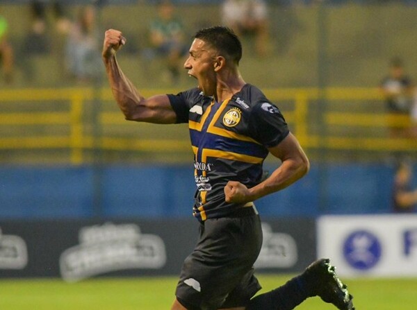 Sportivo Trinidense se quedó con la victoria en su reducto - APF