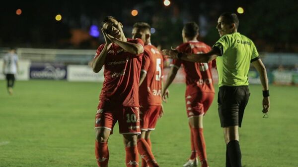 Nacional remonta en Guairá y debuta con victoria