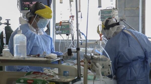 Unos 30 niños fallecieron por COVID-19 en el país