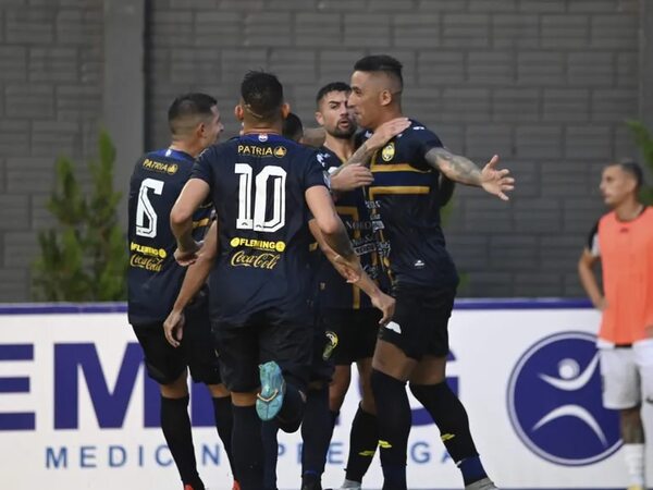 Retorno de Trinidense con festejo - Fútbol - ABC Color