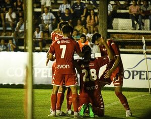 Guaireña 1 - Nacional 3: El doble peso de la ley del ex - Fútbol - ABC Color