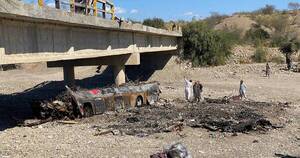 La Nación / Más de 50 personas fallecieron en dos accidentes en Pakistán