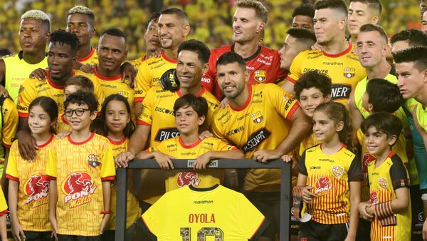 Agüero vuelve a las canchas como estrella invitada del Barcelona
