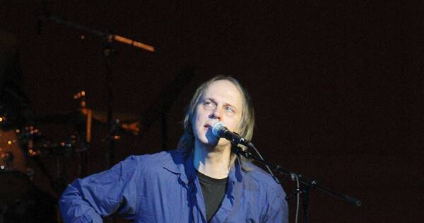 La Nación / Tom Verlaine, líder de la banda punk Television, falleció a los 73 años
