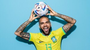 Dani Alves jugó su primer partido en la prisión