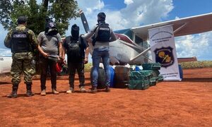 (VIDEO) Incautan avioneta bolí en el Este del país