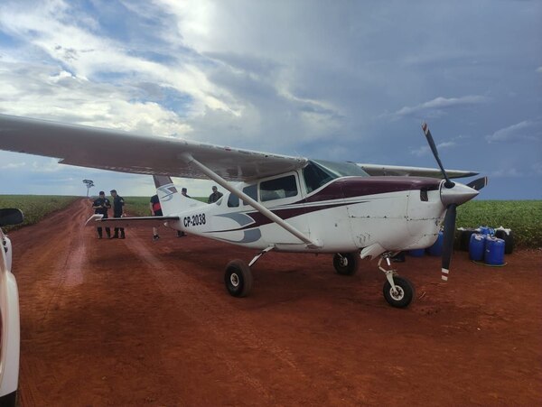 Diario HOY | Incautan narcoavioneta e importante carga de cocaína en Hernandarias