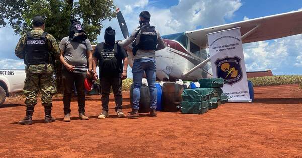 La Nación / Incautan avioneta con supuesta cocaína en Alto Paraná y detienen a 2 personas