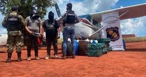 La Nación / Incautan avioneta y detienen a 2 personas con cocaína