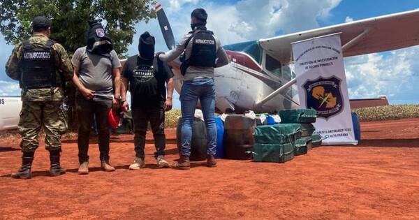 La Nación / Incautan avioneta y detienen a 2 personas con cocaína
