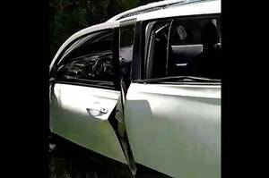 [VIDEO] ¡Aihuepete! Explosión de globos destrozó una camioneta