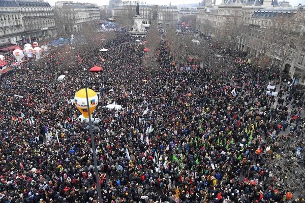 Tensión en Francia por la reforma jubilatoria - Mundo - ABC Color