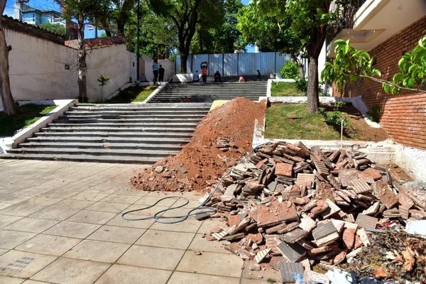 Trabajan en reconstrucción de la Escalinata de Antequera | 1000 Noticias