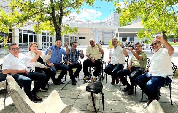 Fernando Lugo reaparece 'fuerte y ansioso por retomar la unidad de la oposición'