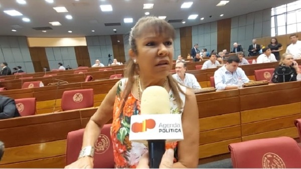 «Compra de lealtad»: Presentan pedido de pérdida de investidura de 31 diputados
