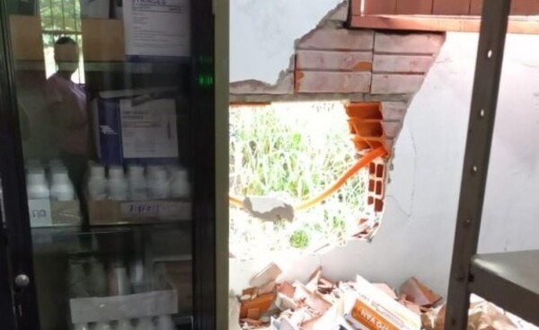 Abren boquete y roban medicamentos de USF del barrio San Roque de CDE